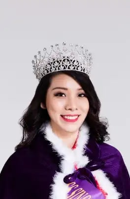 Miss Singapore International contestants during community service activities