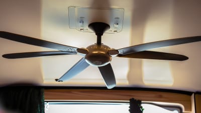 Comment choisir un ventilateur de plafond pour Mobil-Homes