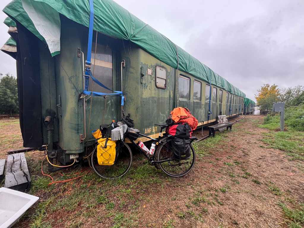 🇦🇺 Leaving Middlesex: A Rainy Day Filled with Kindness and Small Miracles