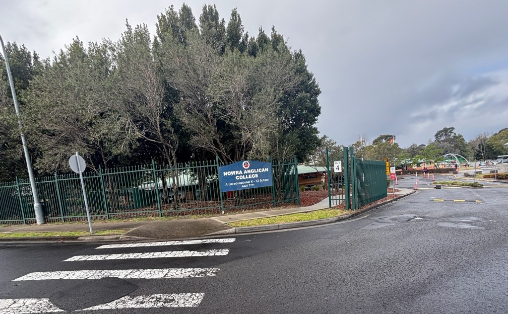 🇦🇺 A Rainy Journey to Bomaderry: Family Talks, Kindness, and New Encounters