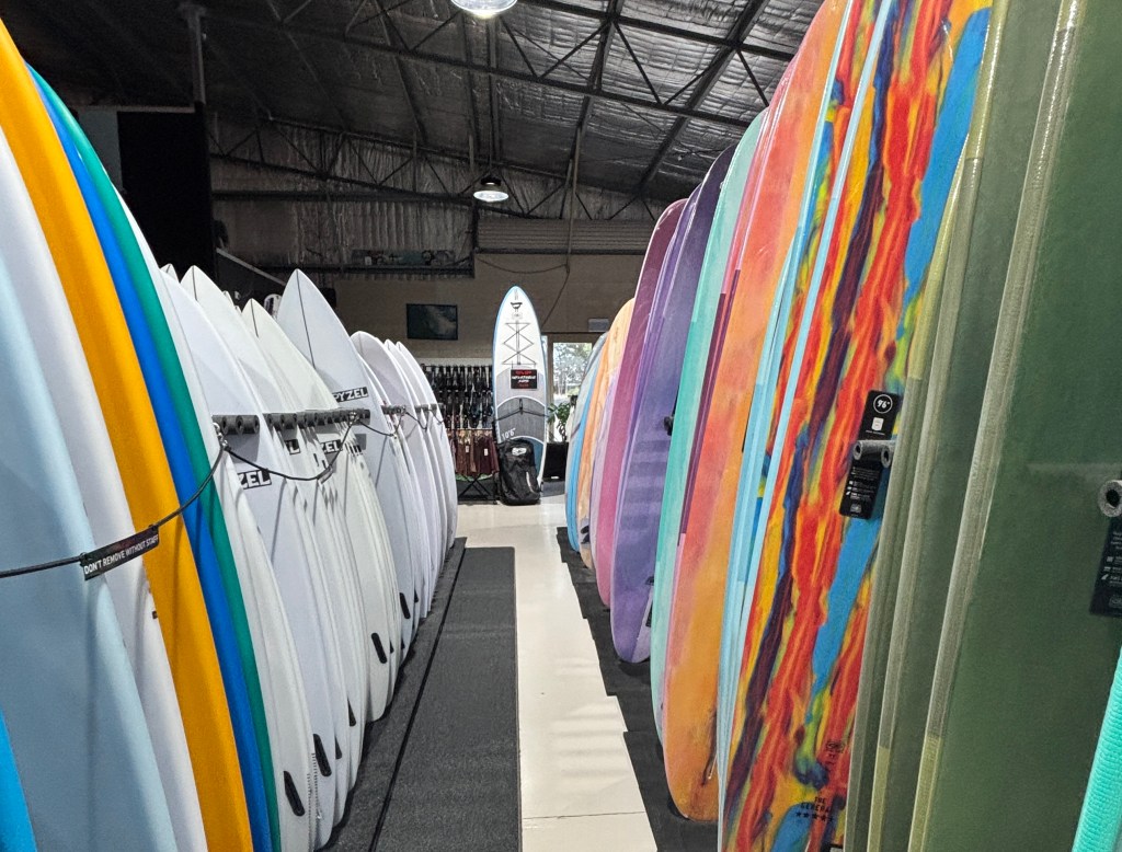 🇦🇺 A Rainy Day in Ulladulla: Surf Culture, Birthday Cake, and a Child’s Smile