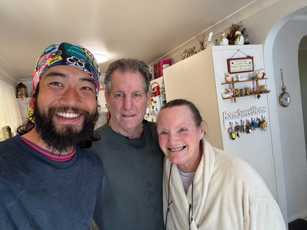🇦🇺 A Rainy Ride to Kiama and the Gift of Flowers
