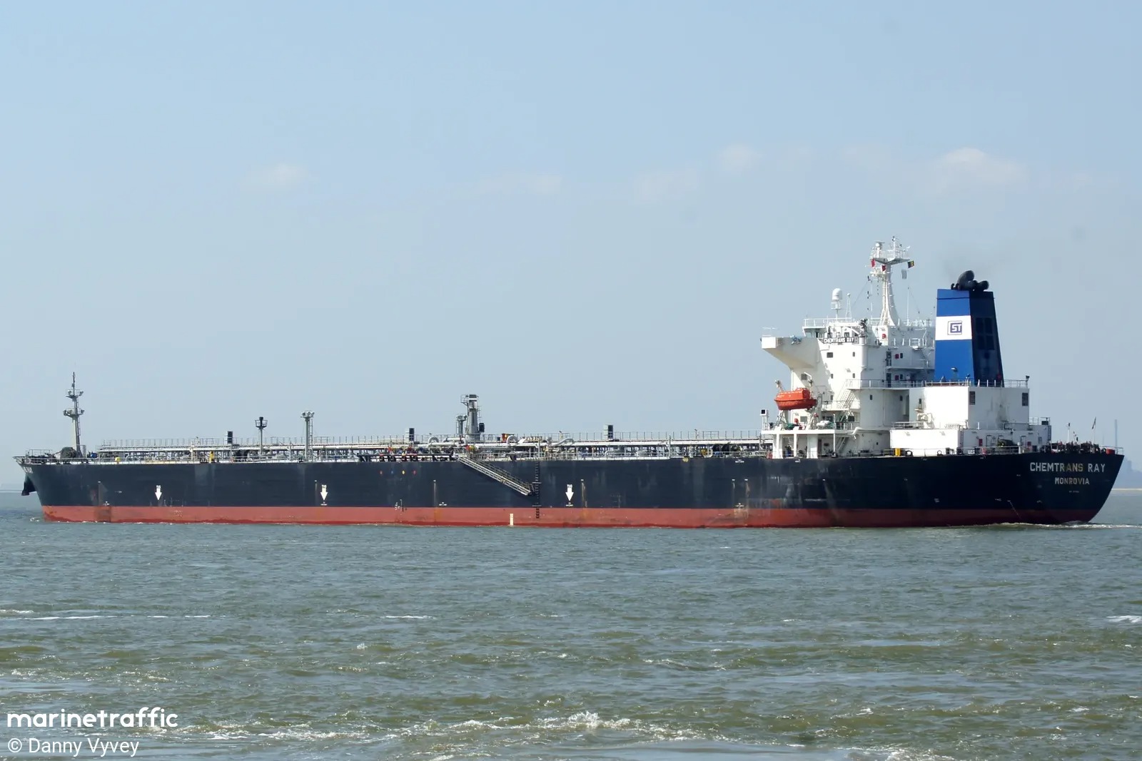 EEUU retira sanciones a varios buques petroleros relacionados con exportaciones venezolanas