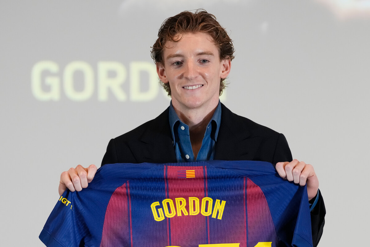 FC Barcelona oficializa el fichaje de Anthony Gordon por cinco temporadas