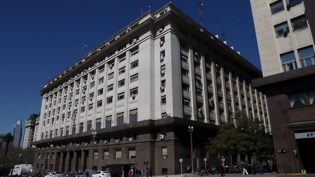 Fuerte suba de Ganancias impulsa récord de coparticipación en mayo pese a caída del IVA