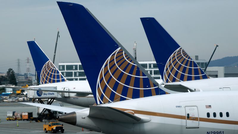 United Airlines flight diverted to Madison after passenger attempts to access cockpit