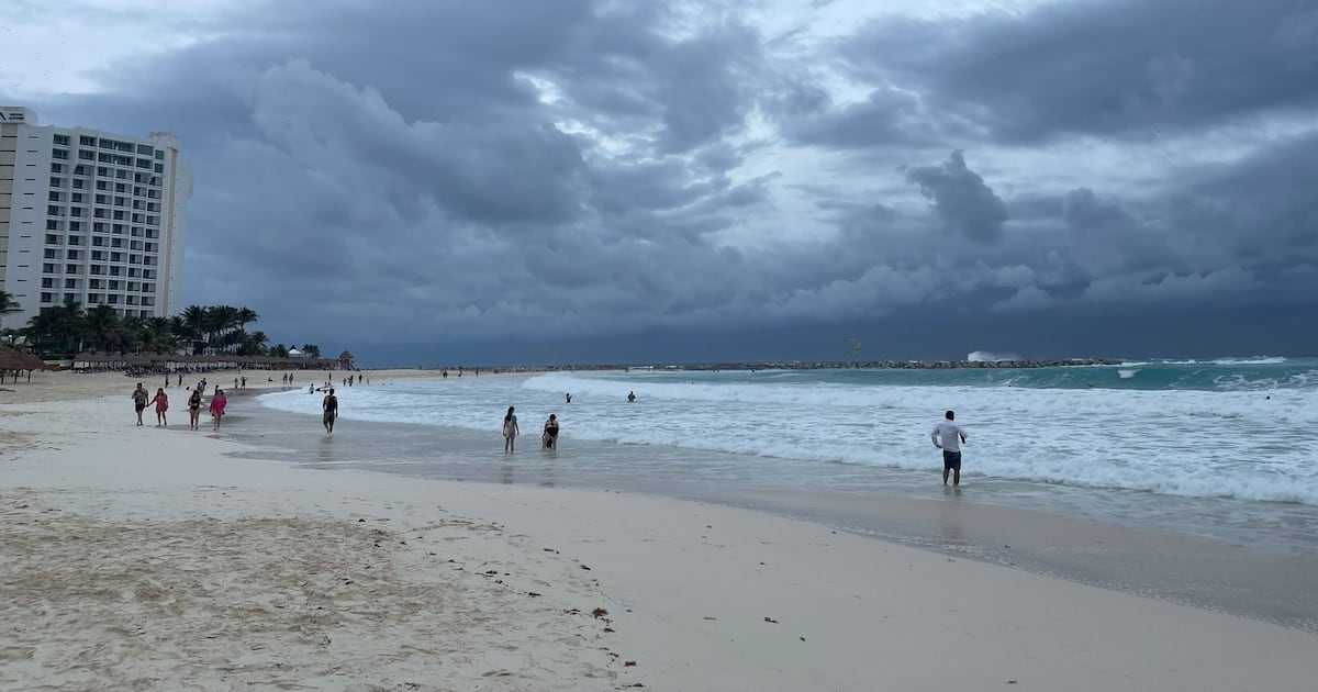 Fuertes lluvias en Yucatán provocan afectaciones y mantienen operativos de emergencia