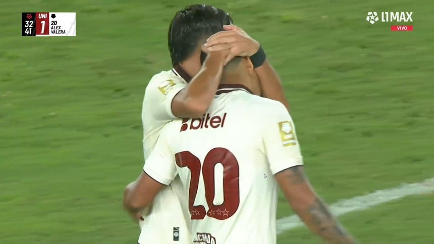 Alex Valera marca el primer gol de Universitario bajo la dirección de Héctor Cúper ante Sport Huancayo
