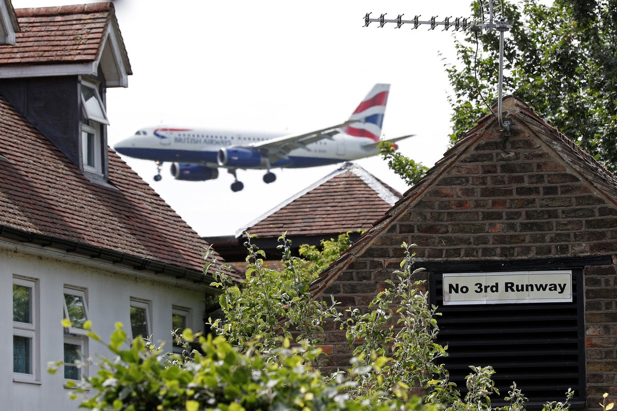 Longford residents face uncertainty over Heathrow expansion and rising aircraft noise