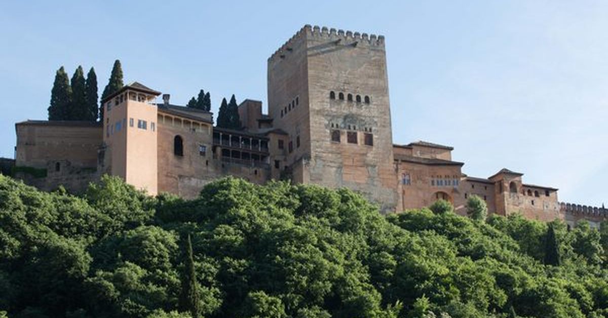 La Torre de Comares y la Sala de Embajadores: corazón del poder nazarí en la Alhambra