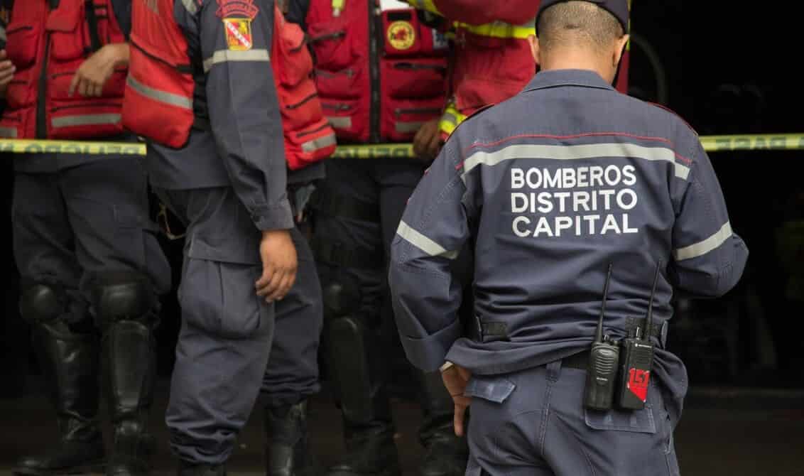 Incendio en apartamento de Palo Verde fue controlado por Bomberos de Caracas sin víctimas confirmadas
