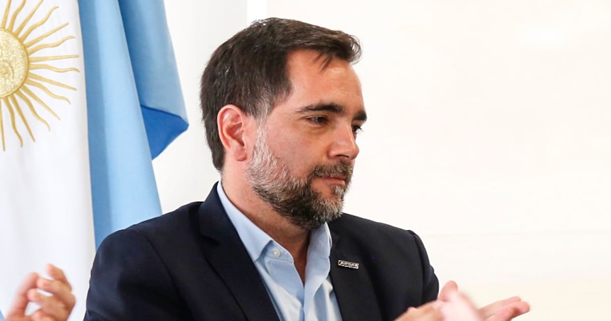 Detienen al exfuncionario Facundo Leal tras hallar drogas y millones de dólares en sus domicilios