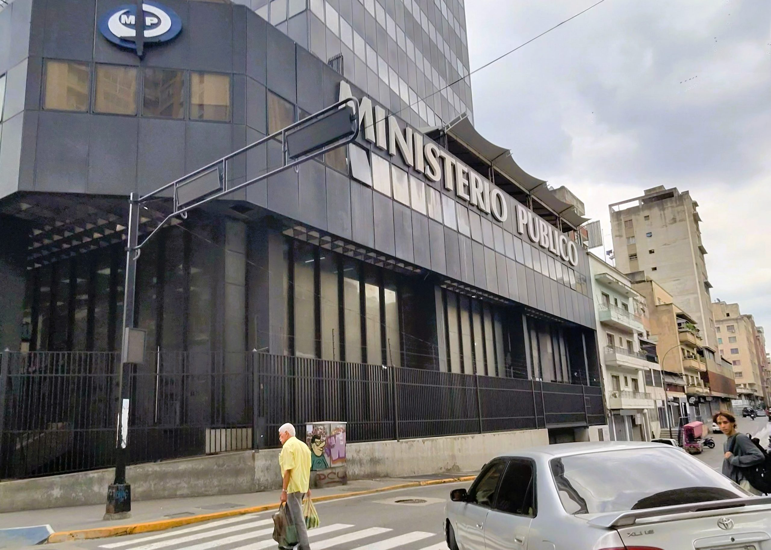 Ministerio Público inicia investigación por presunto allanamiento y detenciones en local Lgtbi en Lara