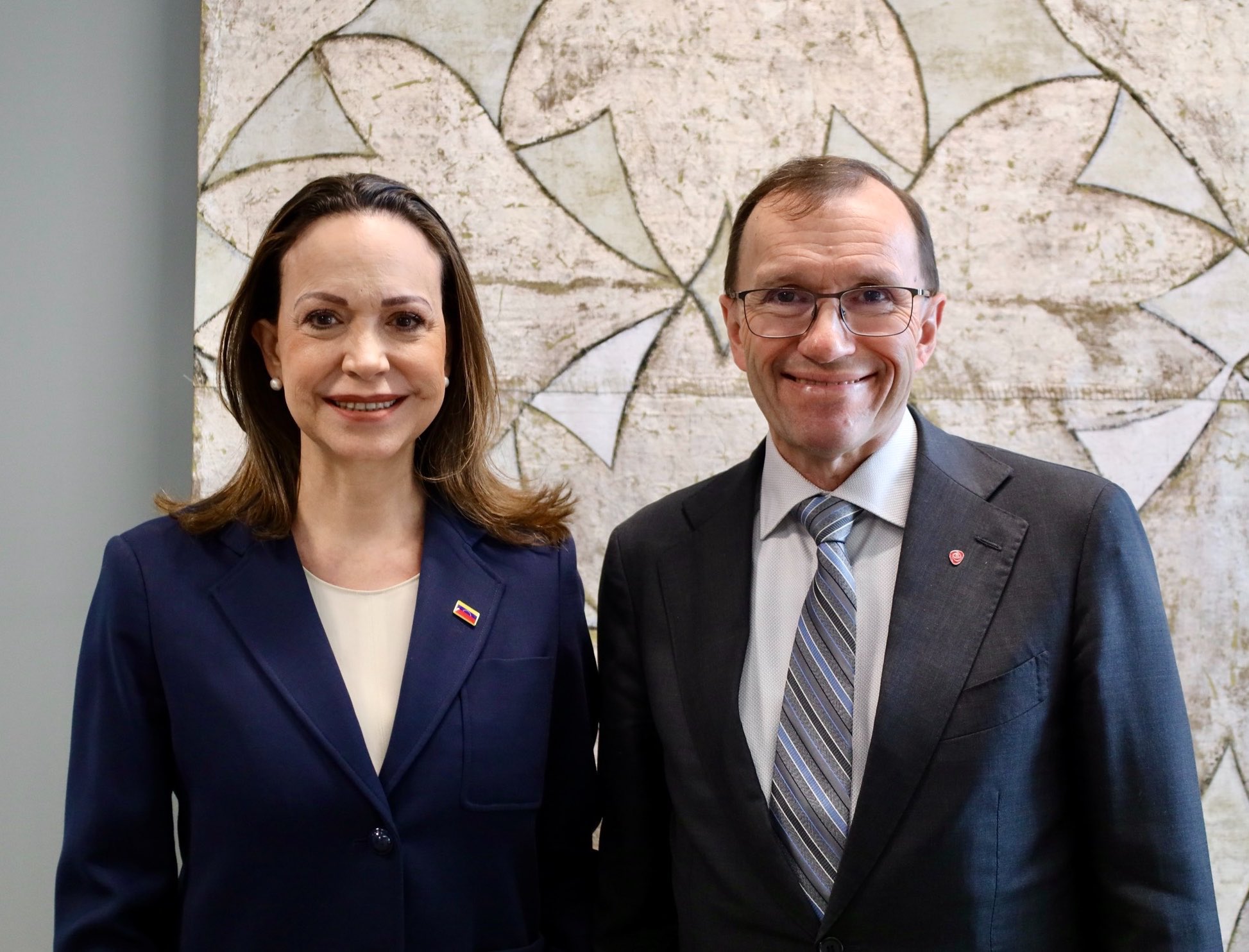 María Corina Machado sostiene reunión diplomática en Noruega en el marco de su retorno a Venezuela