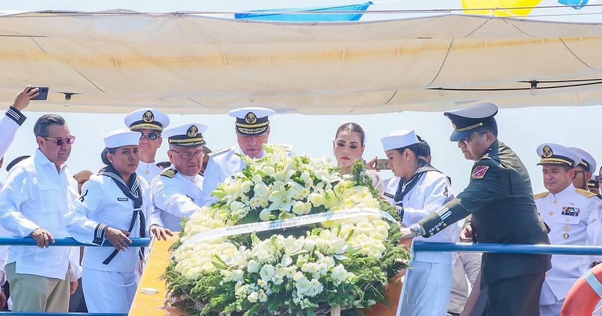 Evelyn Salgado encabeza ceremonia del 84 aniversario del Día de la Marina Nacional en Acapulco