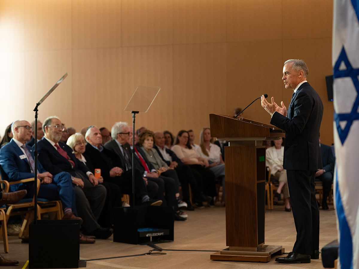 Audience at Toronto Synagogue Highlights Omissions in Prime Minister Carney's Speech on Antisemitism