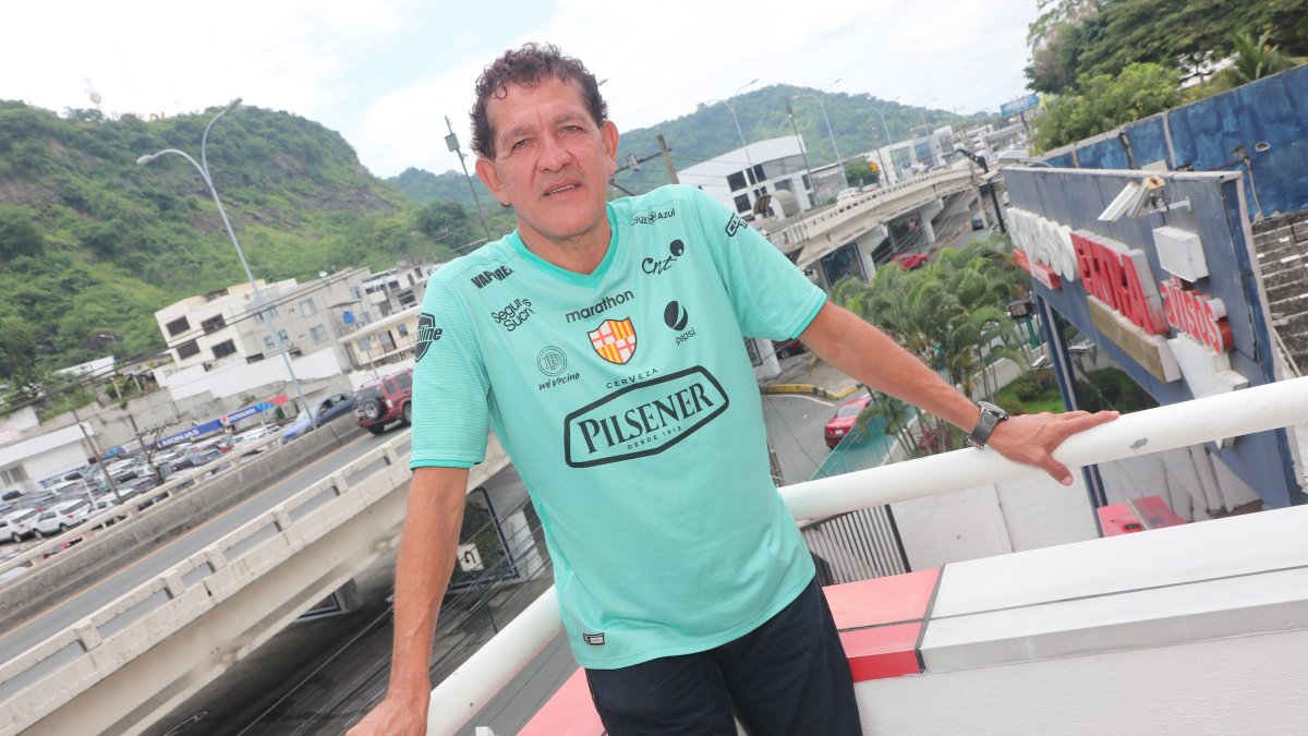 El exarquero Víctor Mendoza permanece en estado crítico en UCI y su familia solicita apoyo económico y oraciones