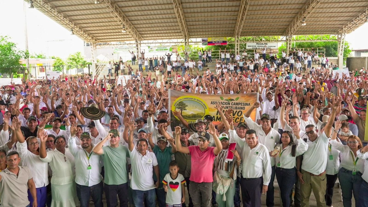Entrega de tierras en Montelíbano beneficia a más de 600 familias campesinas tras décadas de espera
