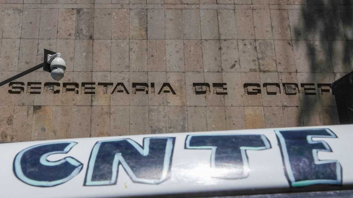 Gobierno propone fortalecer PENSIONISSSTE y crear aseguradora pública para negociar con la CNTE