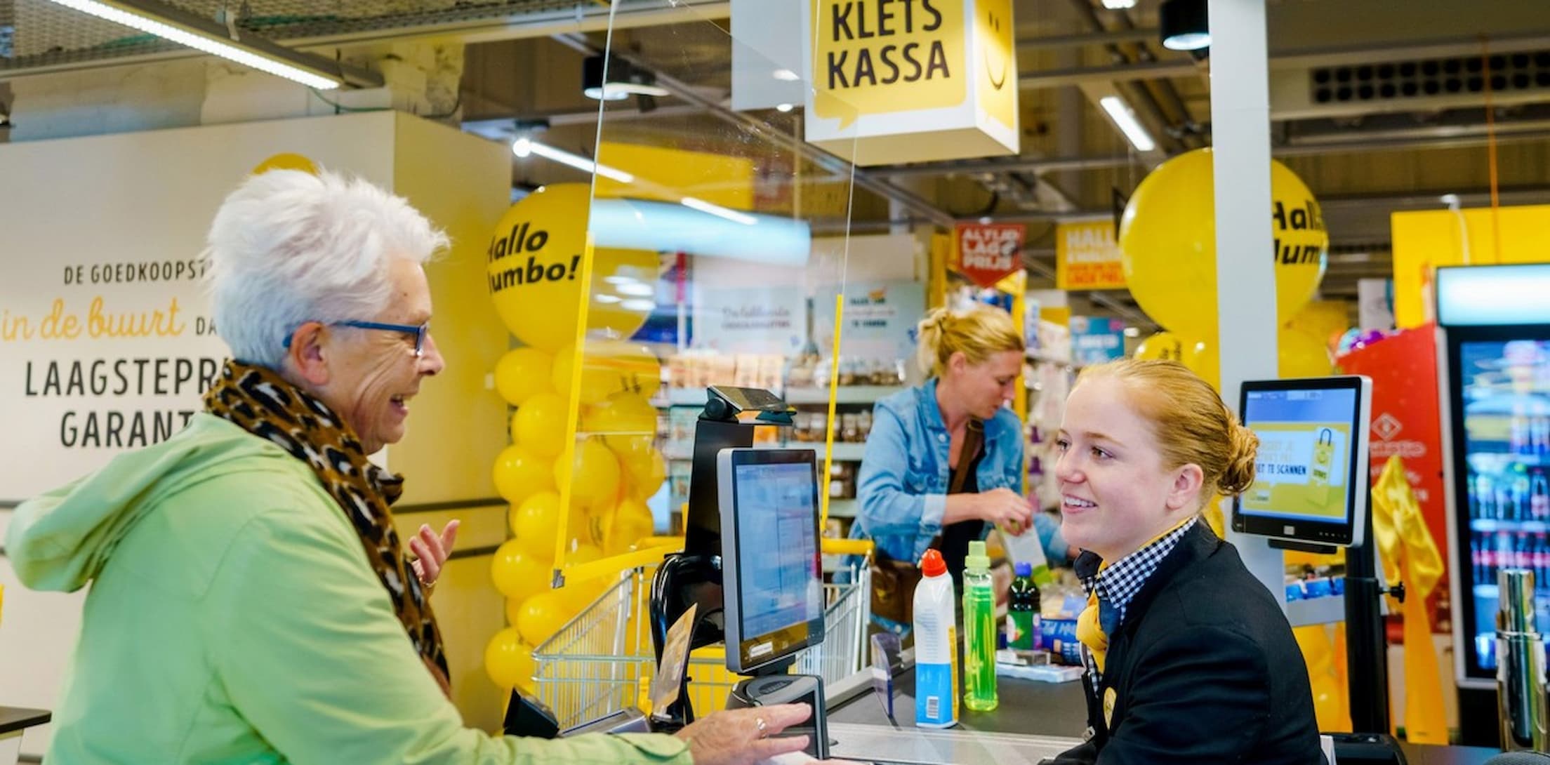 Los supermercados Jumbo consolidan en Holanda cajas lentas para combatir la soledad y fomentar la interacción social