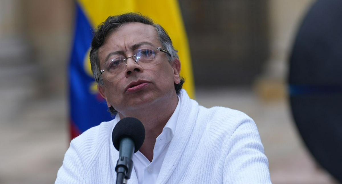 Petro califica de pacífica la primera vuelta electoral y anuncia apoyo a Iván Cepeda
