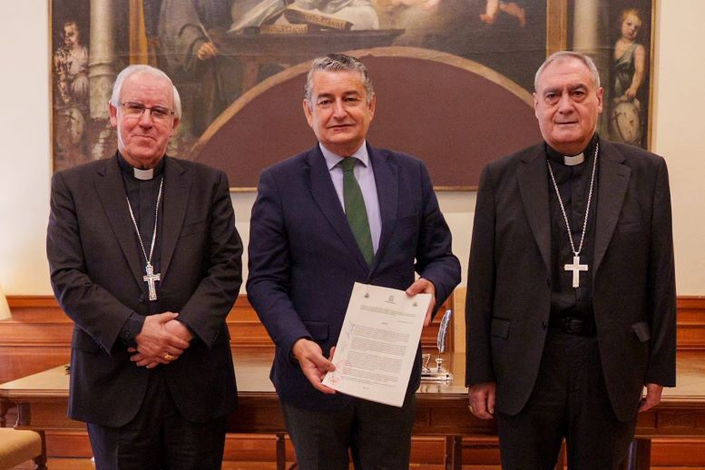 El SAS firma un convenio para incorporar 117 capellanes a hospitales públicos andaluces durante cuatro años
