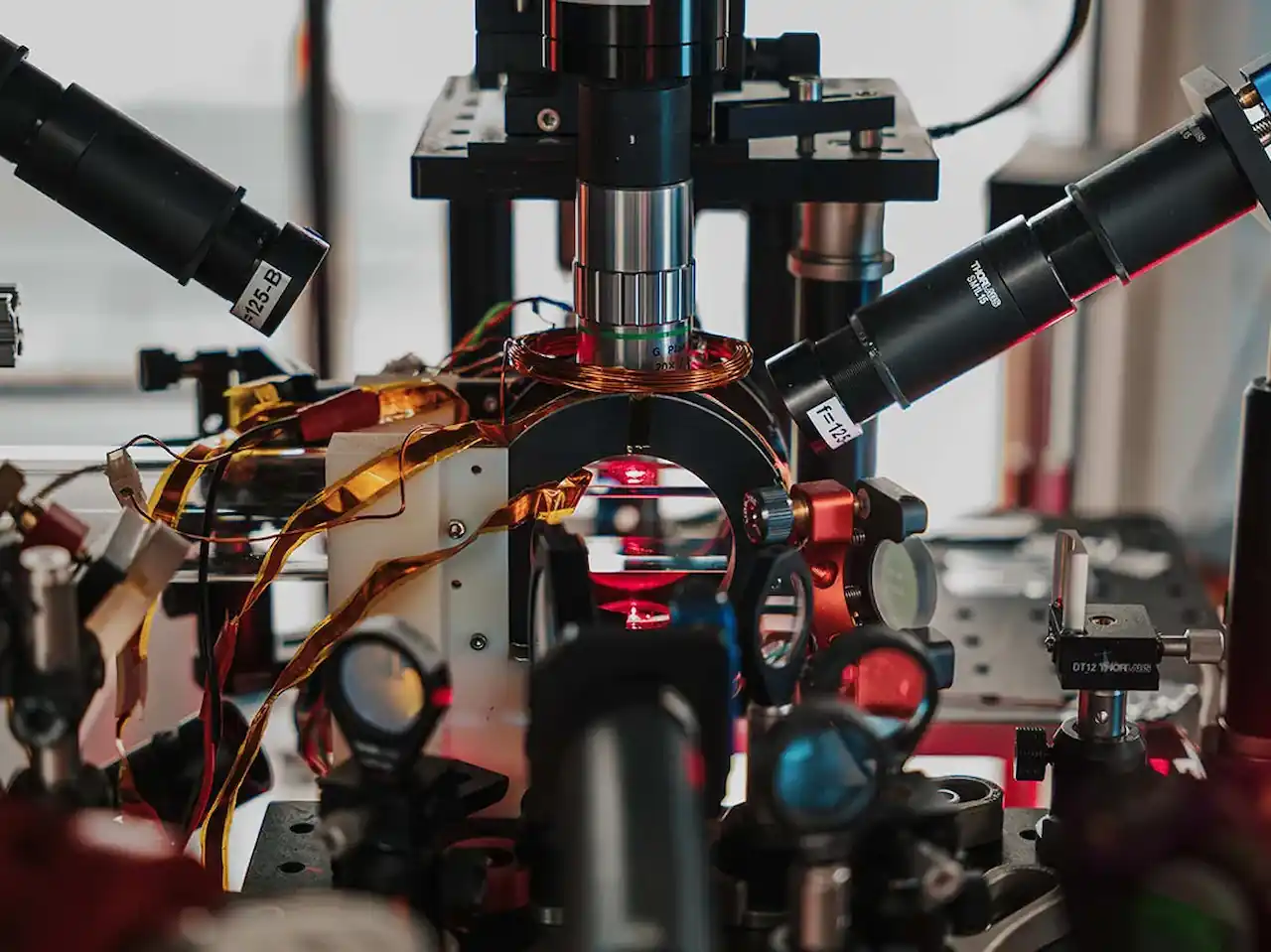Un experimento con átomos ultrafríos sugiere que el tiempo puede emerger de la entropía