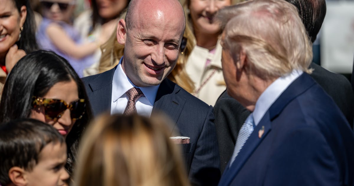 Debate interno en el entorno de Trump sobre la posible suspensión del habeas corpus y medidas de excepción