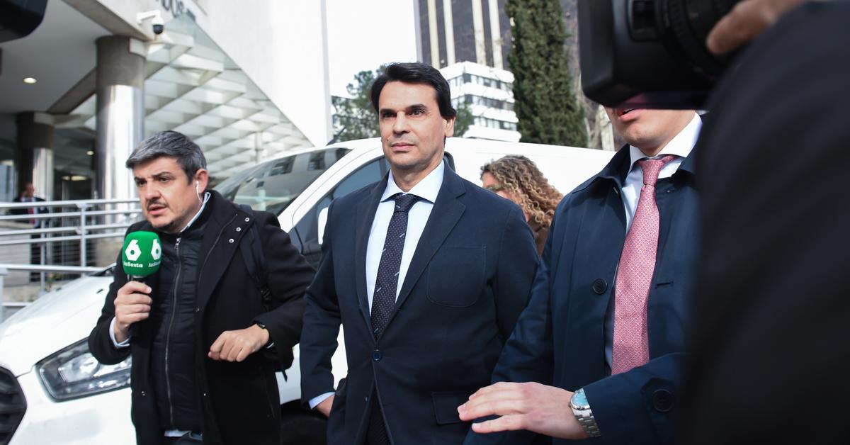 Investigación sobre la compraventa de una sociedad vinculada a Quirón y la pareja de Isabel Díaz Ayuso