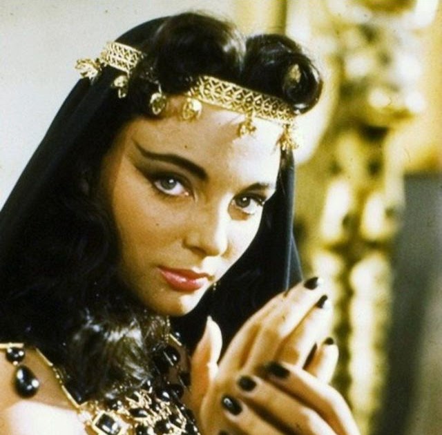 Rare Behind-the-Scenes Portraits Showcase Joan Collins During the Filming of 'Land of the Pharaohs' in 1955