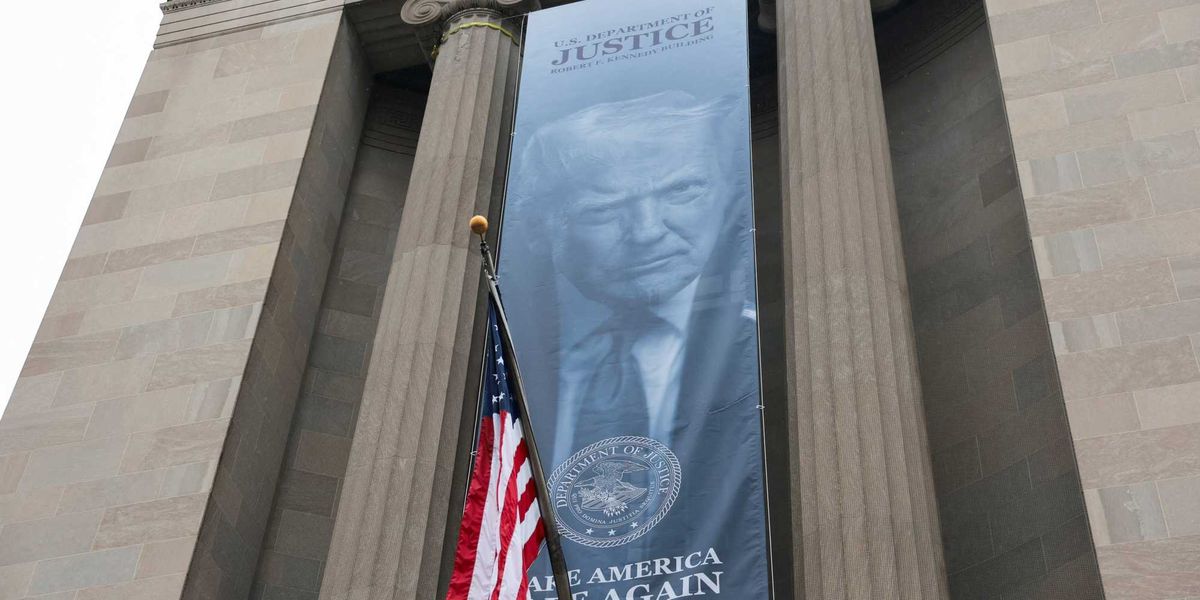 Appeals Court Reconsiders Contempt Inquiry Into Trump Administration's Handling of Deportation Flights