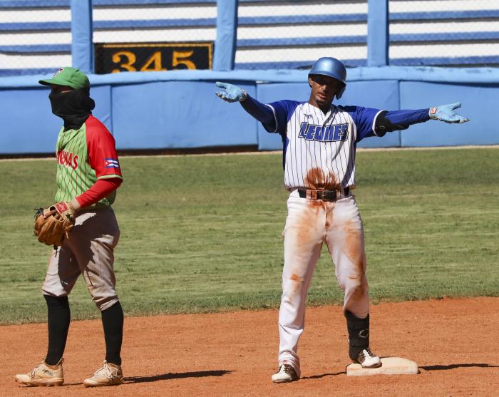 Industriales le gana 4-3 a Las Tunas en el primer juego de la final de la Liga Élite