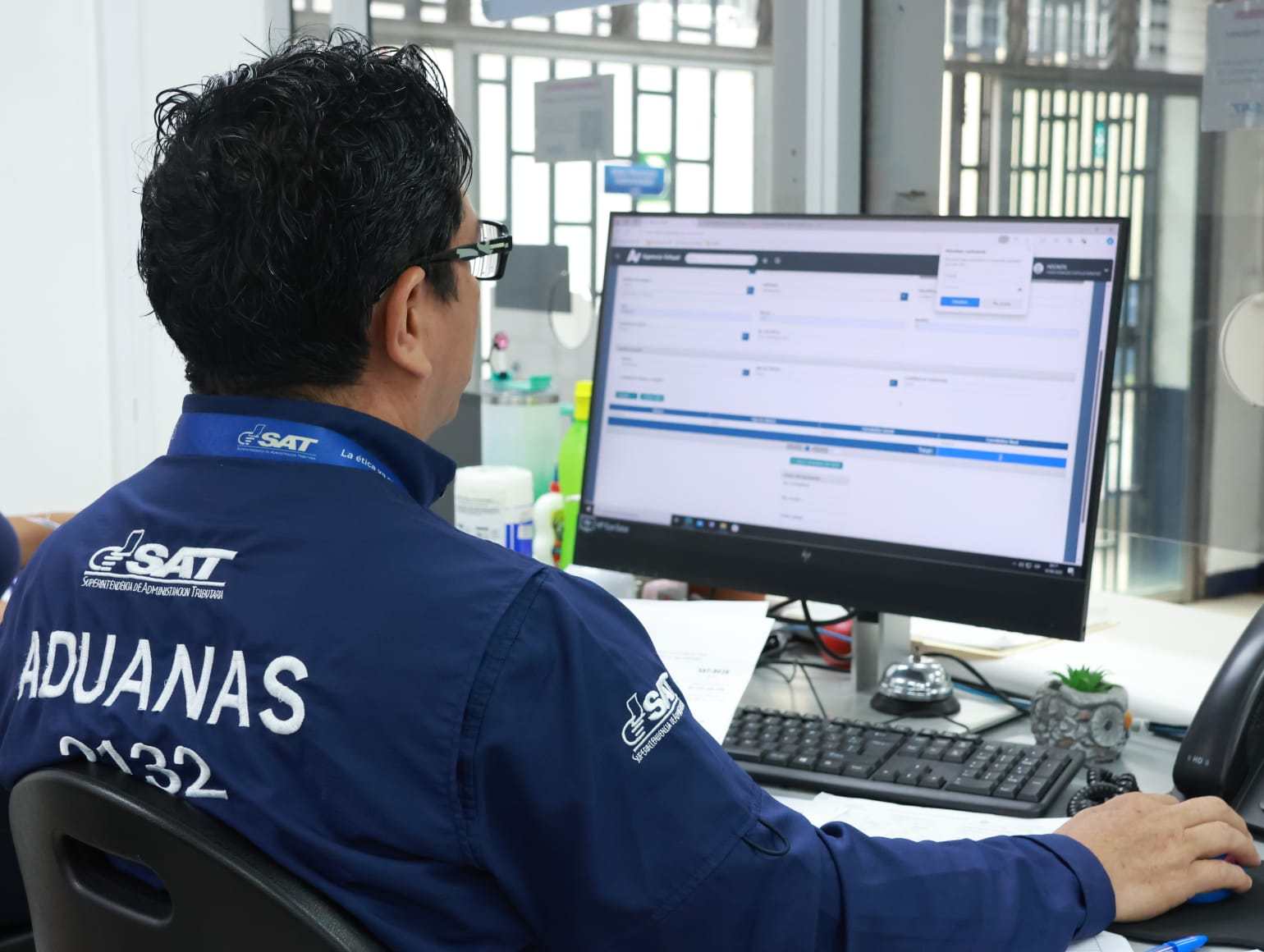 SAT revela causas de la evasión de IVA e ISR y anuncia plan para reducir la brecha fiscal