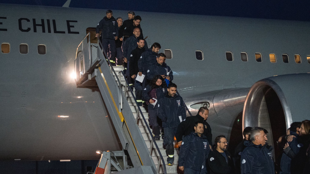 Equipo USAR de Bomberos regresó a Chile tras completar misión de rescate por los terremotos en Venezuela