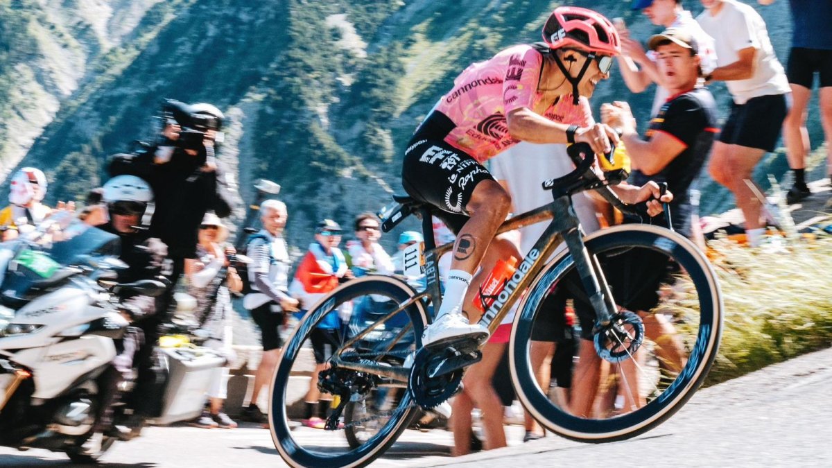 Richard Carapaz mejora su posición en el Tour de Francia tras segunda etapa