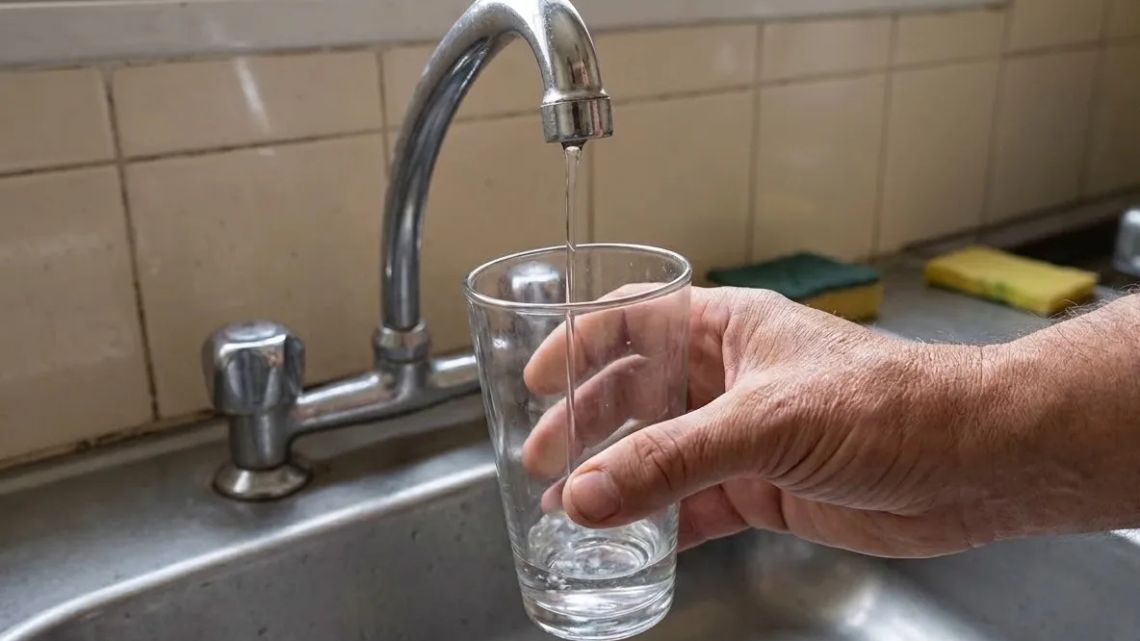 Cortes de agua y tarifas en aumento: el malestar de los vecinos de Chaco