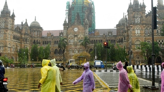 Mumbai schools and colleges remain closed due to heavy rain and orange weather alert