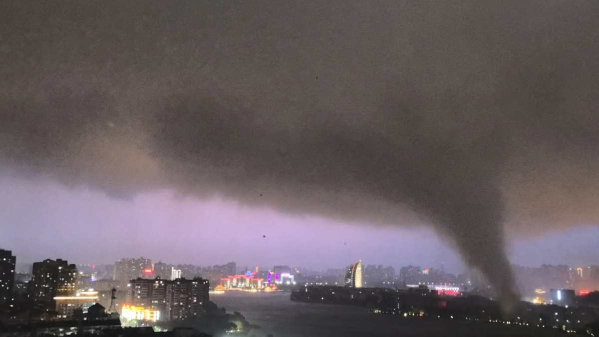 Tormentas y tornado dejan 10 muertos en China