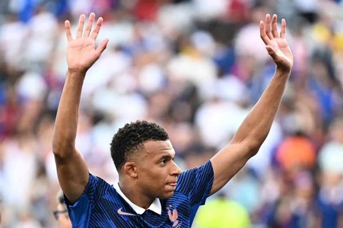 Paraguay Government Condemns Racial Abuse by Lawmaker Against Mbappe