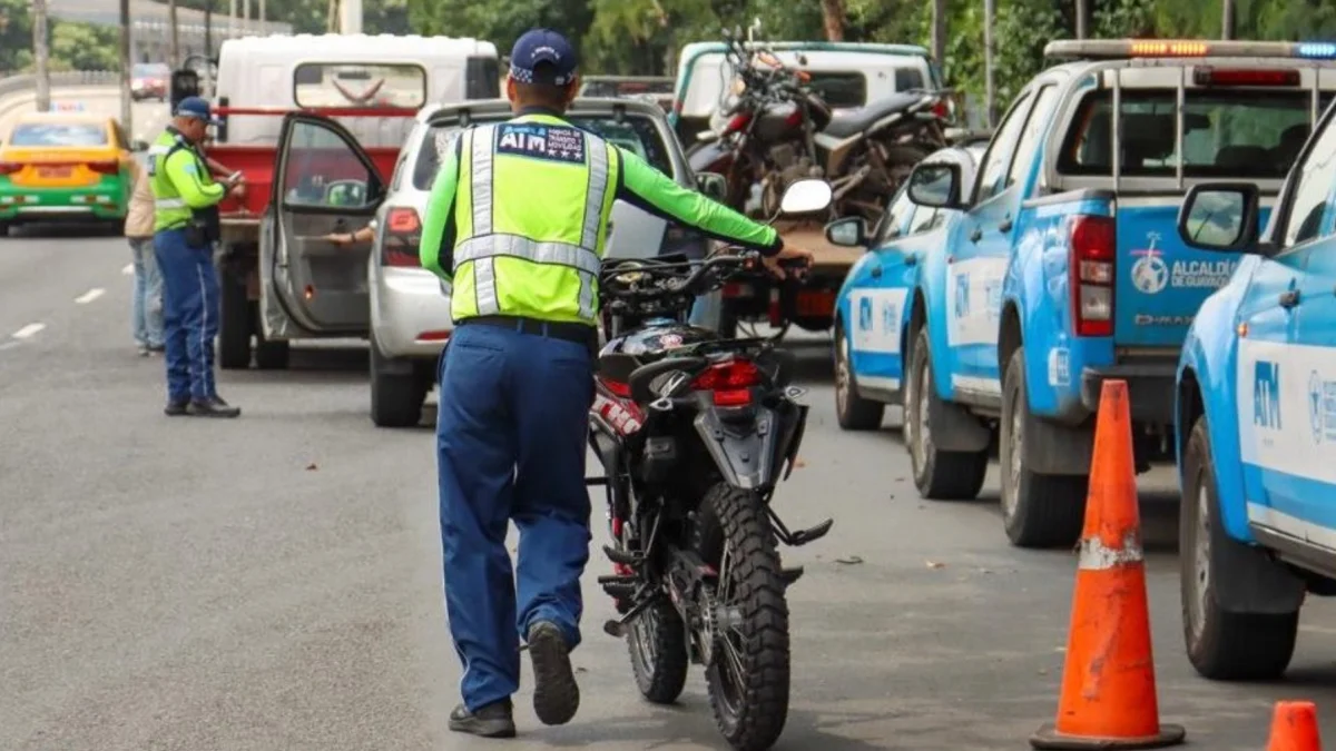 ATM Sanciona a Agente Acusado de Cobrar $100 a Repartidor en Guayaquil
