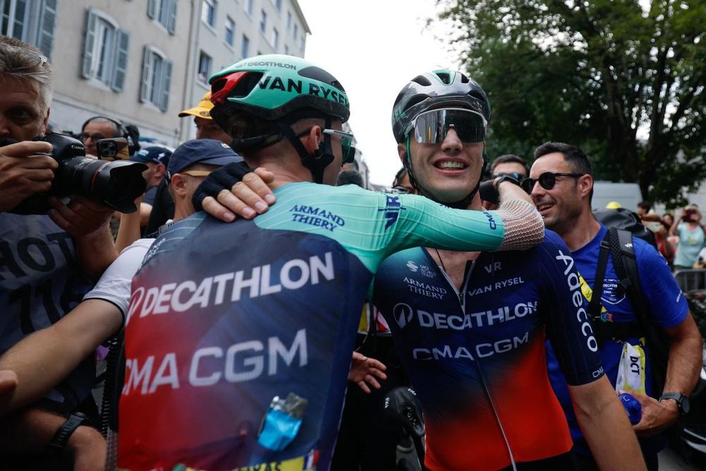 Kooij triumphs in chaotic Tour de France stage after crash