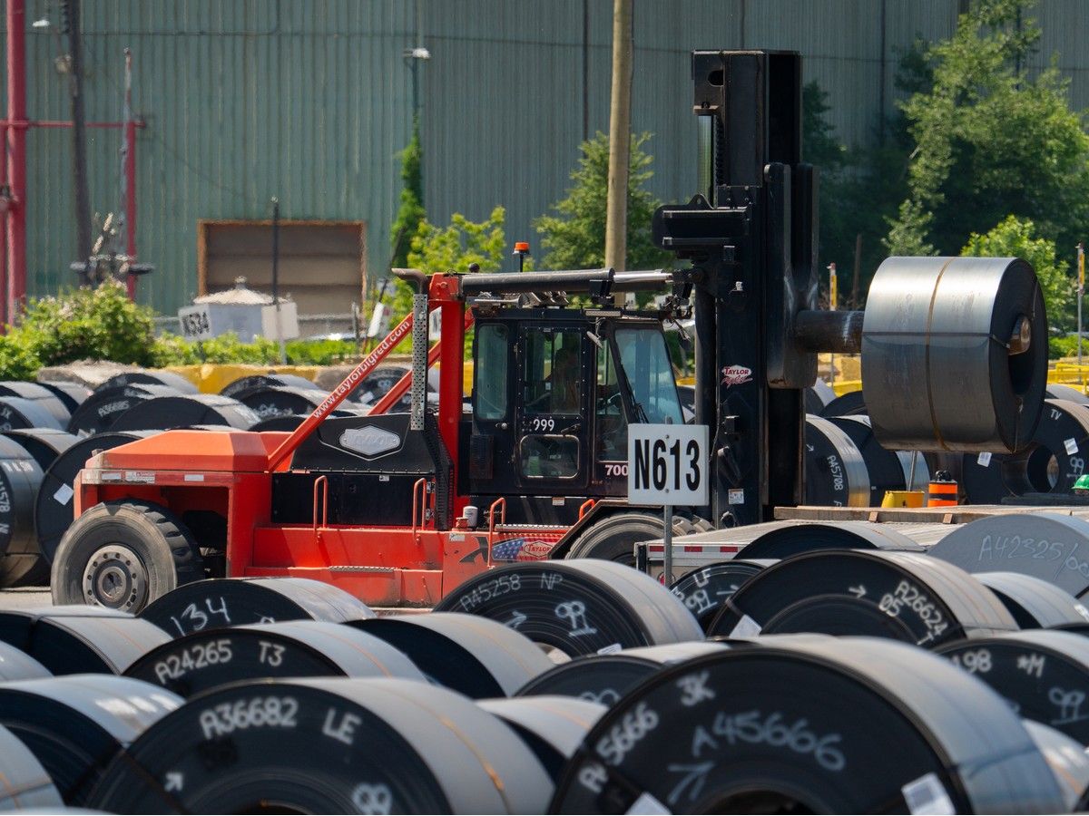 Canadian Manufacturers Shift Production to U.S. Amid Trade Uncertainty