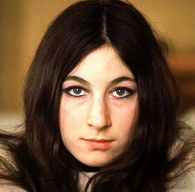 Anjelica Huston's 1960s Modeling Career and Transition to Acting