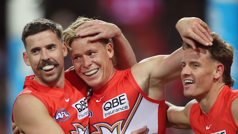 Fremantle and Sydney Swans clash in crucial AFL 2026 match