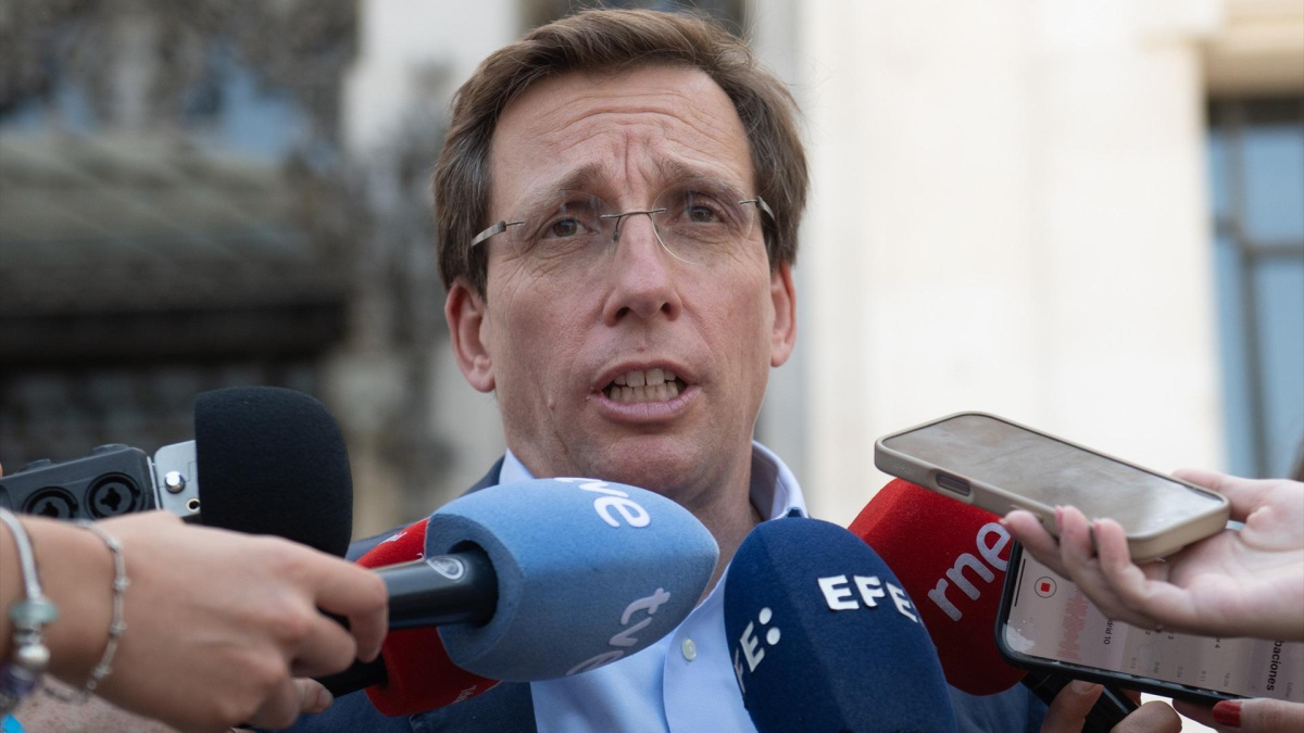 El alcalde de Madrid atribuye el encarecimiento de la vivienda a las bicicletas y enfrenta críticas