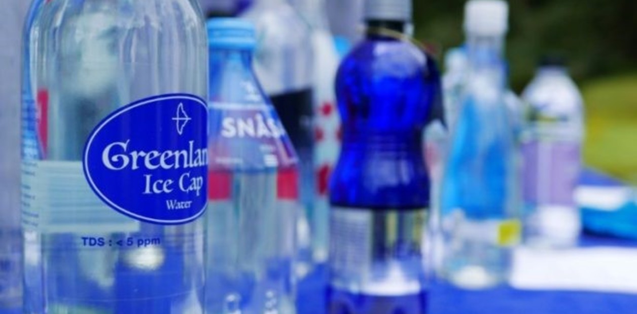 El rol del agua mineral en la gastronomía: consejos para elegir según la comida