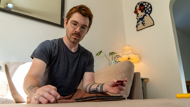 CRA delays and account lockouts plague Canadian taxpayers