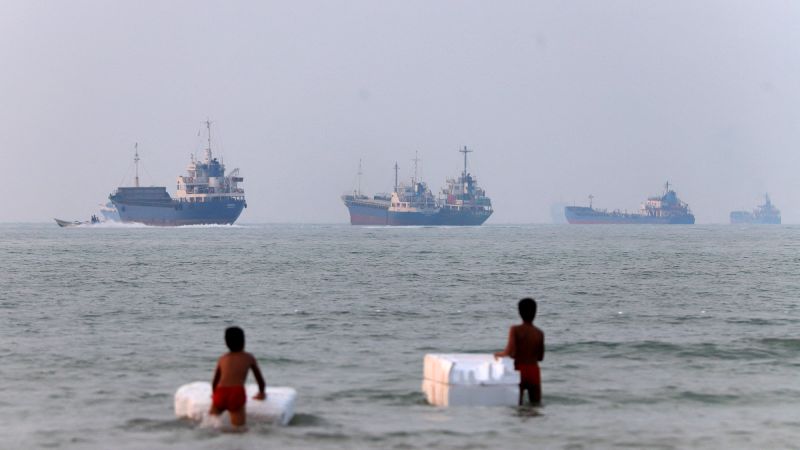 U.S.-Iran Ceasefire Halted as Diplomatic Efforts Resume Amid Hormuz Tensions