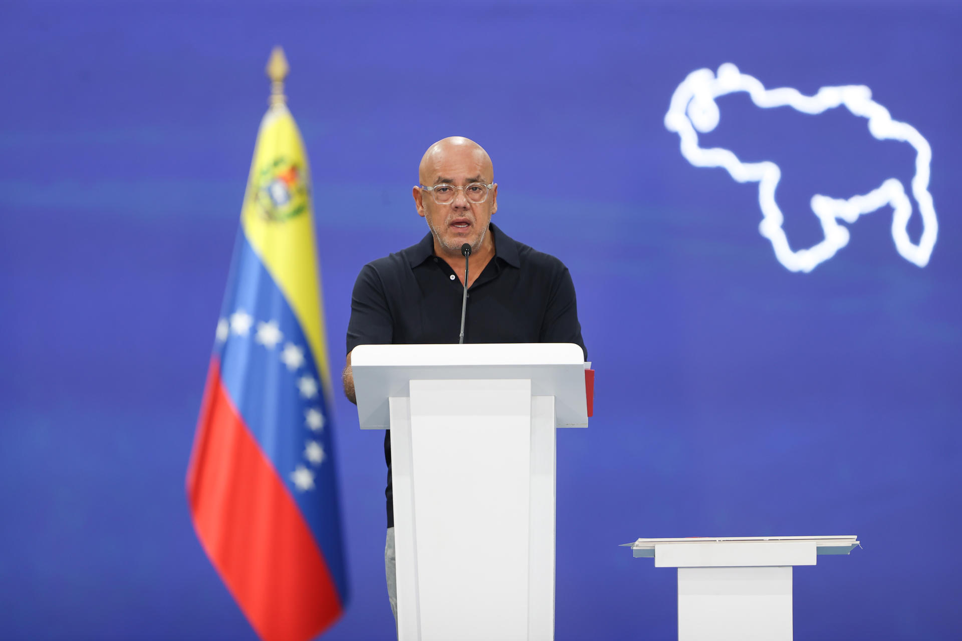 Chavismo anuncia plan para construir más de 20 mil viviendas para damnificados por terremotos