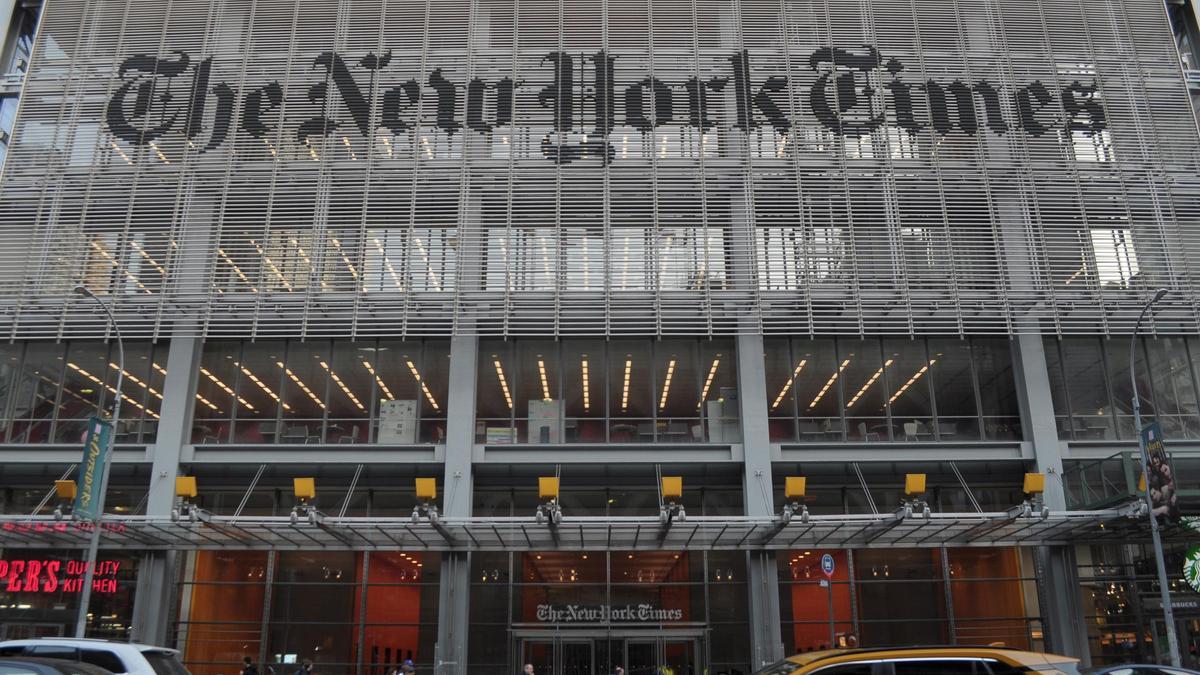 Departamento de Justicia estadounidense cita a periodistas del New York Times por informar sobre dudas del Air Force One